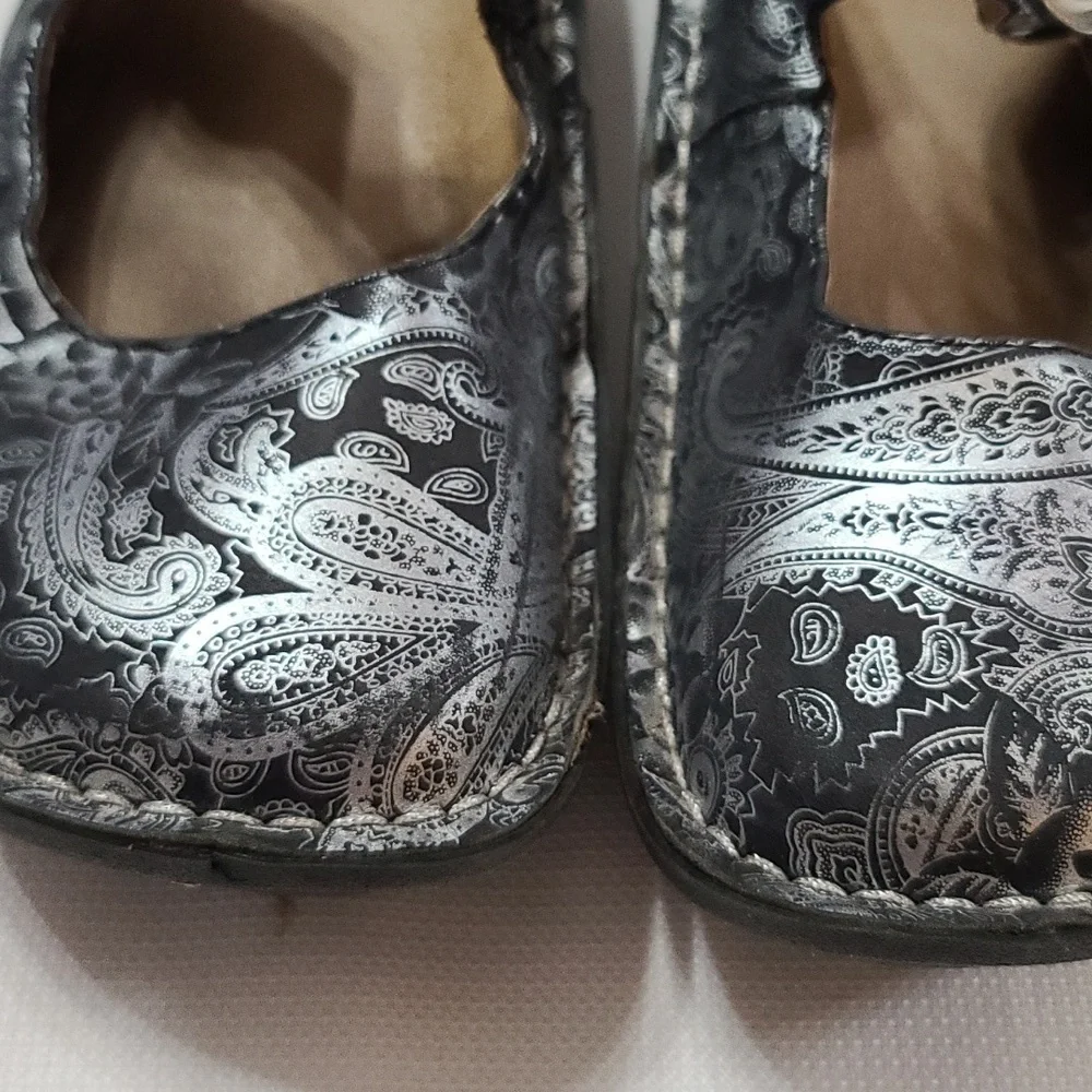 Alegria Womens Mary Janes Shoes Black Silver Floral Paisley   Sz 36/5.5 GUC READ - Picture 2 of 12